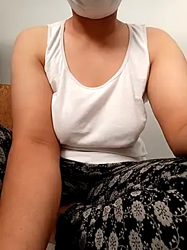 Snapshot of ezgi2545 chatting on September 29, 2025, 10:09 am ezgi2545 online show from September 29, 2025, 10:09 am