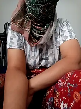 Snapshot of ezgi2545 chatting on October 11, 2025, 5:28 am ezgi2545 online show from October 11, 2025, 5:28 am