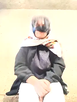 Snapshot of ezgi2545 chatting on October 18, 2025, 6:37 am ezgi2545 online show from October 18, 2025, 6:37 am