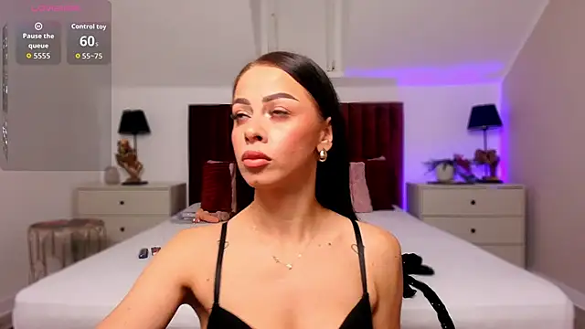 MiaGoldX online show from October 6, 2025, 3:59 am