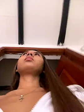 Sara-cooper2 online show from November 10, 2025, 2:16 pm