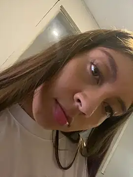 Sara-cooper2 online show from March 2, 2026, 7:21 pm