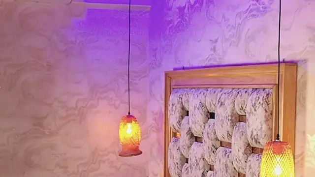 julyana mendez online show from October 1, 2025, 7:42 pm