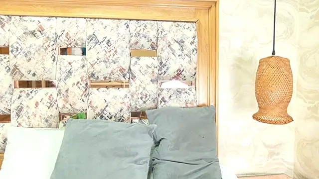 julyana mendez online show from October 19, 2025, 7:14 pm