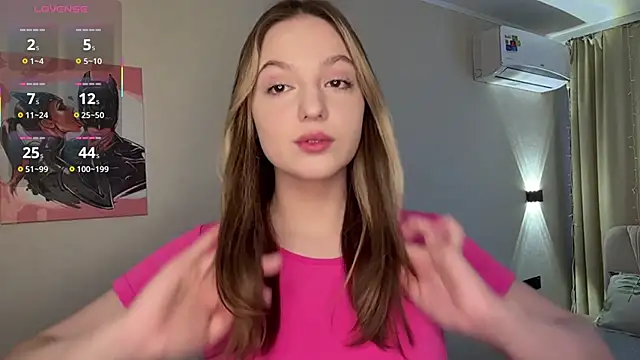 Snapshot of NguyetHankey chatting on February 1, 2026, 6:12 am NguyetHankey online show from February 1, 2026, 6:12 am