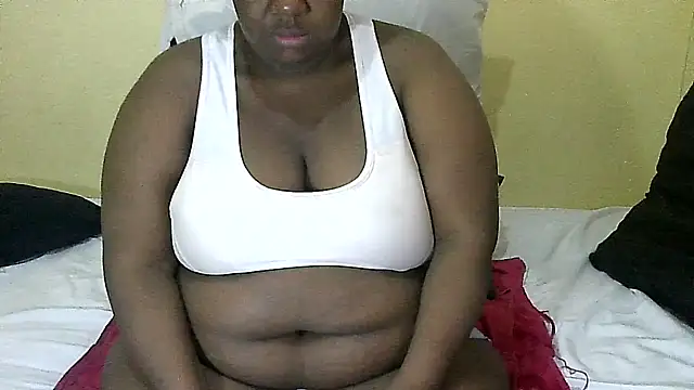 AnnabigpussyXO online show from October 6, 2025, 2:47 pm