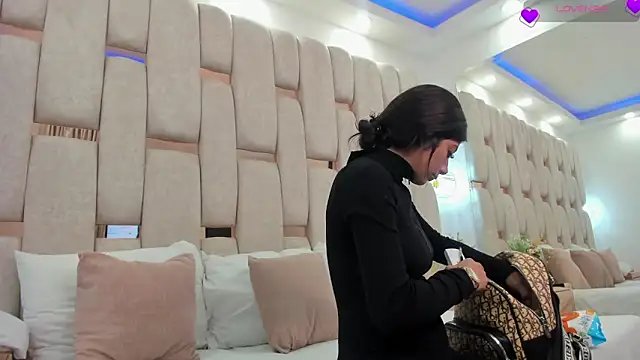 sophiie ross  online show from January 16, 2026, 4:44 pm