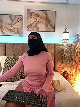 azza   online show from October 19, 2025, 2:18 pm