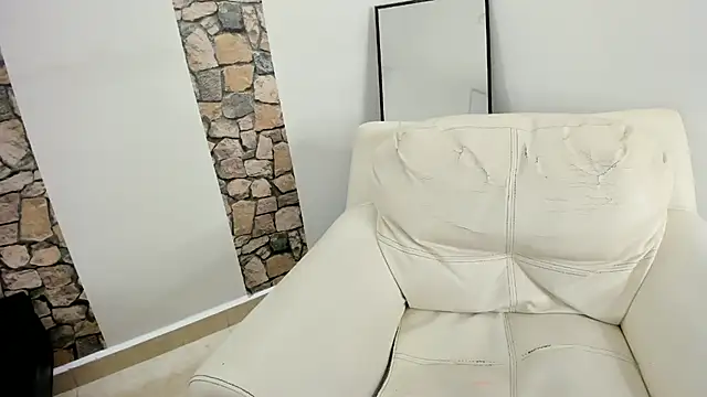 Snapshot of NinaCollinss1 chatting on October 24, 2025, 3:52 pm NinaCollinss1 online show from October 24, 2025, 3:52 pm