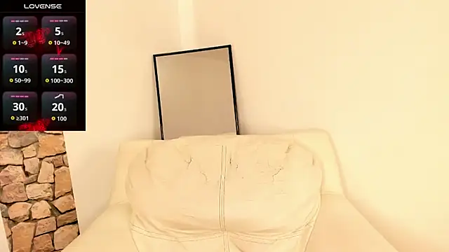 Snapshot of NinaCollinss1 chatting on October 31, 2025, 5:47 pm NinaCollinss1 online show from October 31, 2025, 5:47 pm