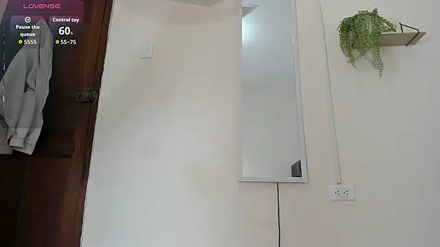 Snapshot of Katia_gh chatting on November 14, 2025, 11:31 am Katia gh online show from November 14, 2025, 11:31 am