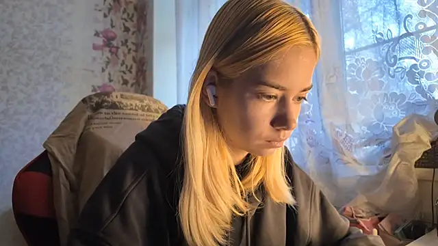 Witching Moon online show from October 20, 2025, 7:20 am