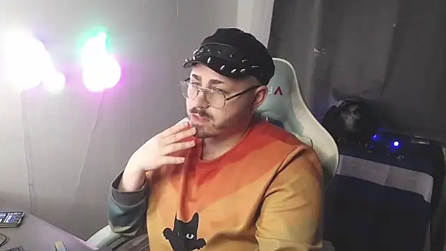 FabianKinky online show from October 13, 2025, 4:18 pm