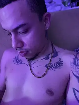 AlphaMasterXxx online show from May 28, 2026, 7:38 am