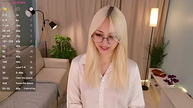 Marry sharp online show from October 15, 2025, 9:04 pm