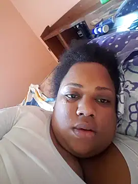 Snapshot of Karamelsaus chatting on October 5, 2025, 2:15 pm Karamelsaus online show from October 5, 2025, 2:15 pm