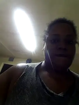 Snapshot of Karamelsaus chatting on October 11, 2025, 9:46 pm Karamelsaus online show from October 11, 2025, 9:46 pm