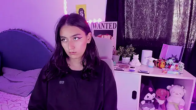 namiiwhite online show from October 11, 2025, 7:45 pm