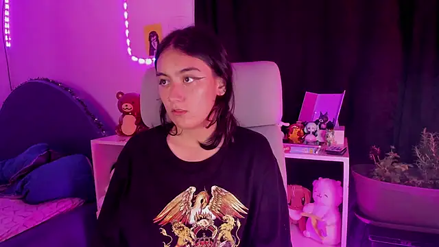 namiiwhite online show from October 13, 2025, 12:43 am