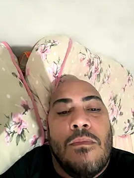 Snapshot of Morenocasado34liberal chatting on November 10, 2025, 1:10 pm Morenocasado34liberal online show from November 10, 2025, 1:10 pm