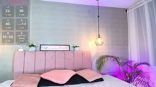 im sofii18 online show from October 1, 2025, 7:53 pm