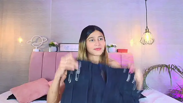 im sofii18 online show from October 16, 2025, 7:48 pm