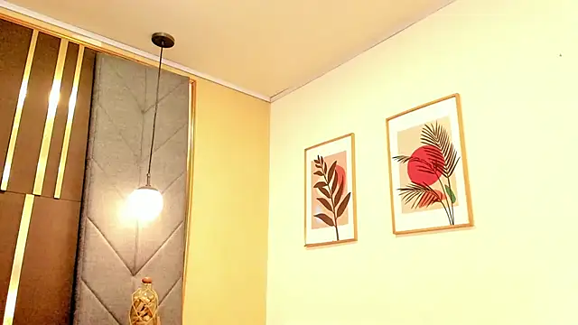 Snapshot of OliviGrace chatting on January 5, 2026, 10:13 pm OliviGrace online show from January 5, 2026, 10:13 pm