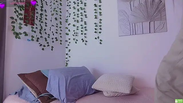 Snapshot of swt_helen chatting on March 29, 2026, 4:29 pm swt helen online show from March 29, 2026, 4:29 pm