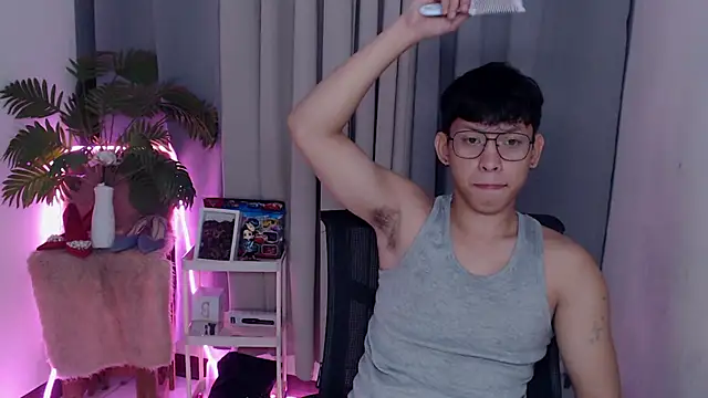 pinkcock froi2305 online show from February 8, 2026, 11:52 pm