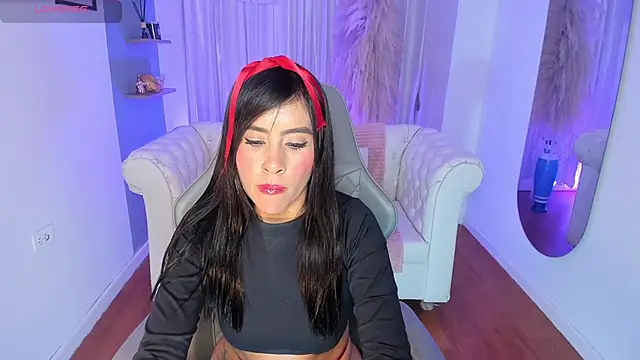 Natalia Leon8 online show from November 4, 2025, 3:16 am