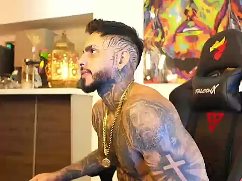 logan hugh8 online show from October 2, 2025, 1:29 pm