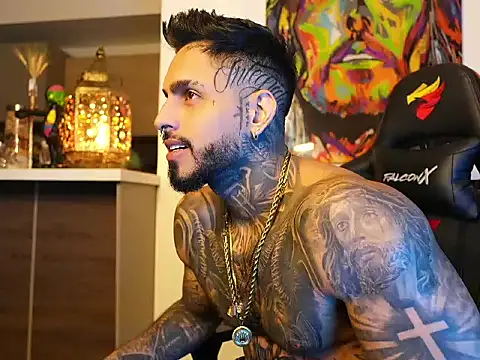 logan hugh8 online show from October 7, 2025, 5:26 am