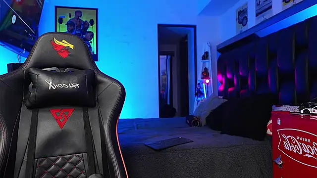 logan hugh8 online show from January 14, 2026, 4:29 am