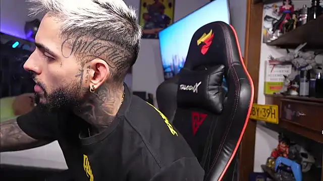 logan hugh8 online show from March 14, 2026, 3:56 am