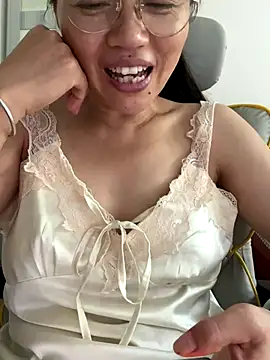 coco-o online show from September 19, 2025, 8:49 am