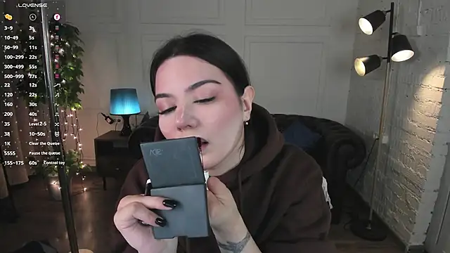 Dark Moni online show from March 11, 2026, 2:50 am