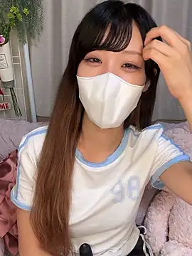 emiiiii1001 online show from September 14, 2025, 9:41 am