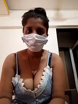 Snapshot of Love_Foreverr12 chatting on October 16, 2025, 4:46 am Love Foreverr12 online show from October 16, 2025, 4:46 am