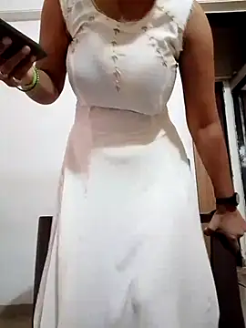 Snapshot of Love_Foreverr12 chatting on October 18, 2025, 6:26 am Love Foreverr12 online show from October 18, 2025, 6:26 am