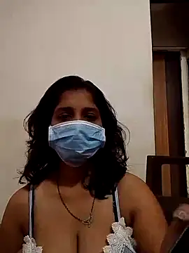 Snapshot of Love_Foreverr12 chatting on October 27, 2025, 8:18 am Love Foreverr12 online show from October 27, 2025, 8:18 am