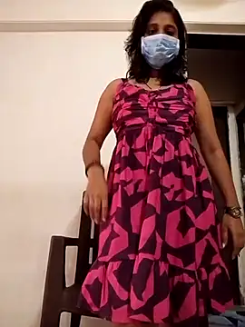 Snapshot of Love_Foreverr12 chatting on October 28, 2025, 6:39 am Love Foreverr12 online show from October 28, 2025, 6:39 am