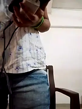 Snapshot of Love_Foreverr12 chatting on November 13, 2025, 8:35 am Love Foreverr12 online show from November 13, 2025, 8:35 am