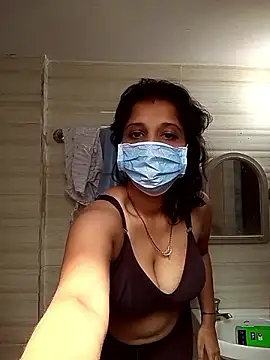 Snapshot of Love_Foreverr12 chatting on November 17, 2025, 7:25 am Love Foreverr12 online show from November 17, 2025, 7:25 am