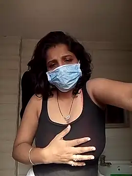 Snapshot of Love_Foreverr12 chatting on November 19, 2025, 7:08 am Love Foreverr12 online show from November 19, 2025, 7:08 am