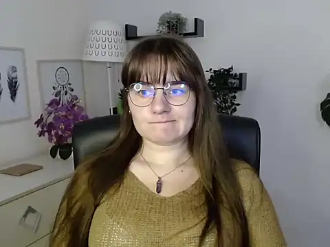 Snapshot of Julie_Diamond chatting on September 22, 2025, 12:40 pm Julie Diamond online show from September 22, 2025, 12:40 pm
