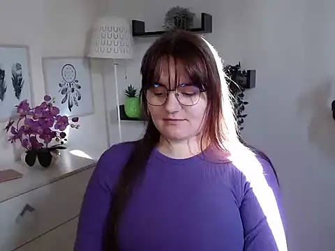 Snapshot of Julie_Diamond chatting on October 10, 2025, 12:37 pm Julie Diamond online show from October 10, 2025, 12:37 pm