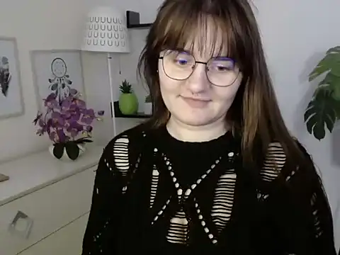 Snapshot of Julie_Diamond chatting on October 27, 2025, 3:16 pm Julie Diamond online show from October 27, 2025, 3:16 pm