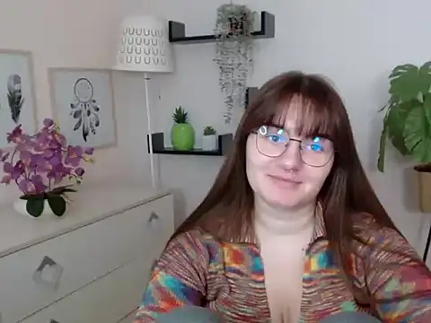 Snapshot of Julie_Diamond chatting on November 28, 2025, 1:47 pm Julie Diamond online show from November 28, 2025, 1:47 pm