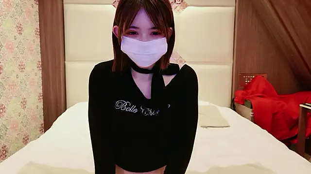 NANA chan 1 online show from October 18, 2025, 9:54 am