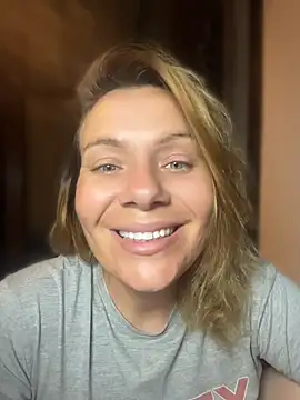 emmasweett11 online show from June 27, 2026, 9:42 pm